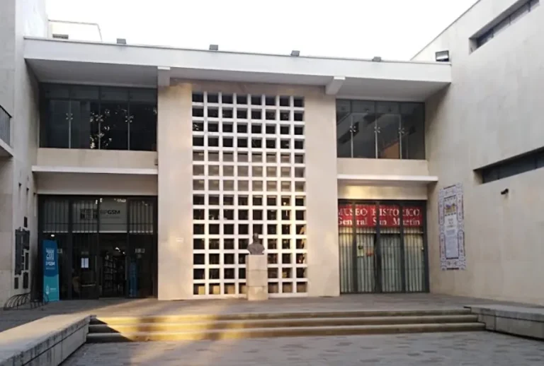 Biblioteca General San Martín de Mendoza: donde los libros cobran vida (Y vos también)